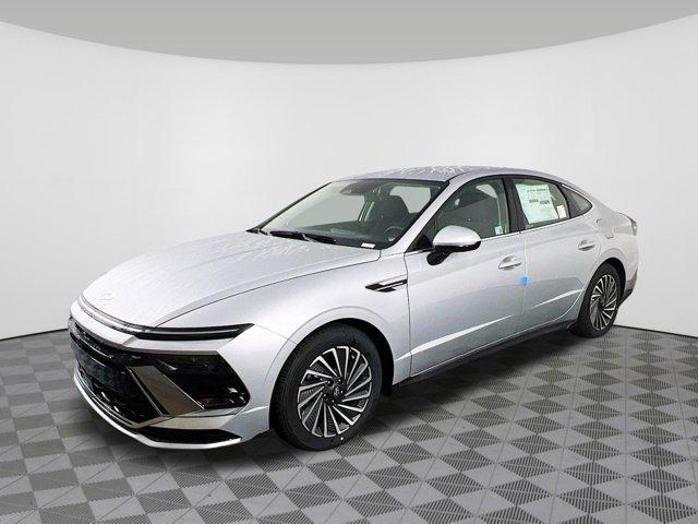 2025 Hyundai Sonata Hybrid SEL photo 2