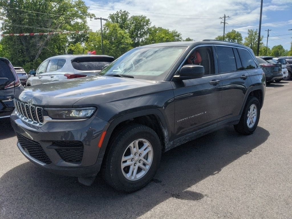 2023 Jeep Grand Cherokee Laredo 4x4's photo