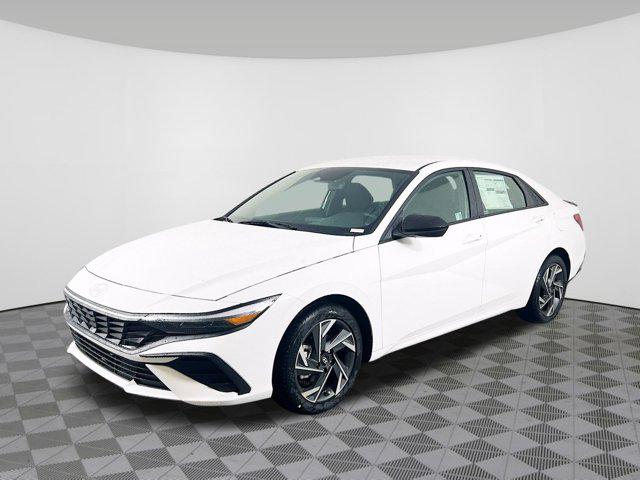 2025 Hyundai Elantra SEL Sport photo 2