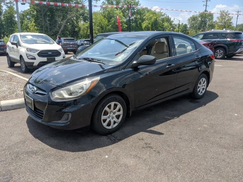 2013 Hyundai Accent GLS 4-Door 6-Speed Automatic's photo