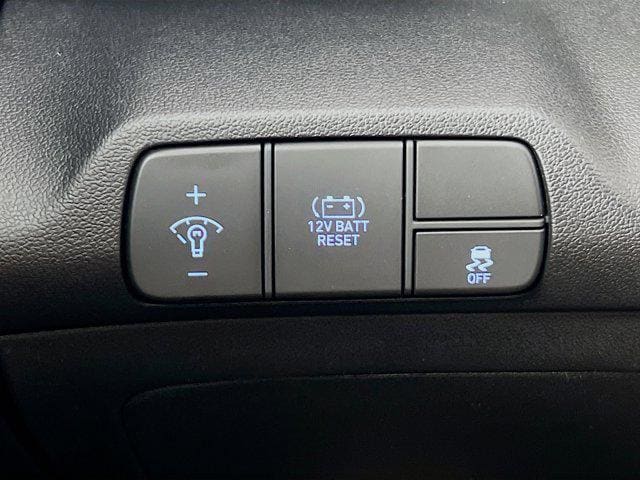 2025 Hyundai Elantra Blue - Photo 13
