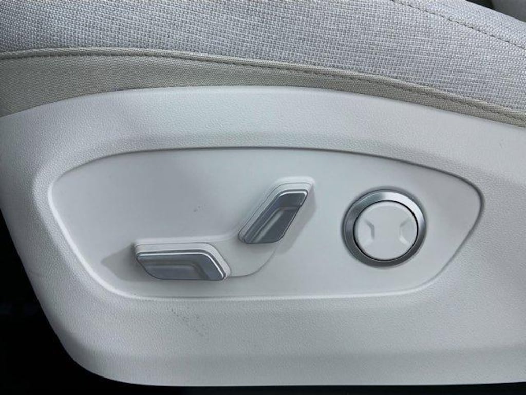 New 2026 Hyundai IONIQ 9 SE SUV