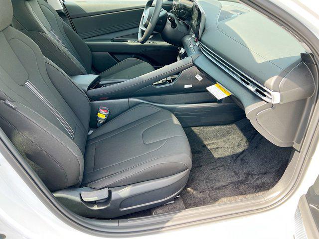 2025 Hyundai Elantra SEL - Photo 22