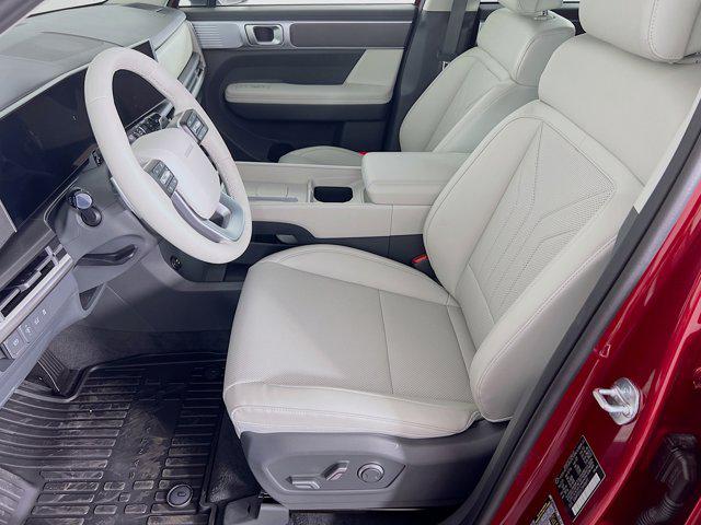 2025 Hyundai Santa Fe SEL photo 3