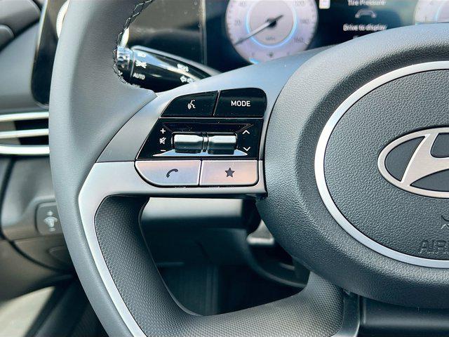 2025 Hyundai Elantra SEL - Photo 14