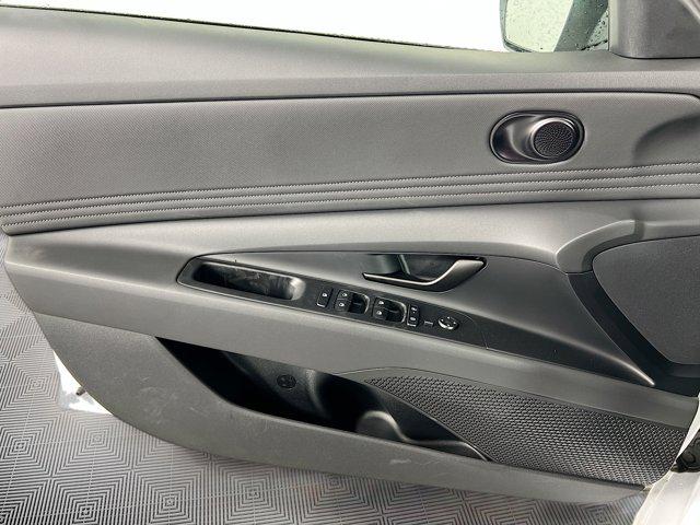 2025 Hyundai Elantra Blue - Photo 19