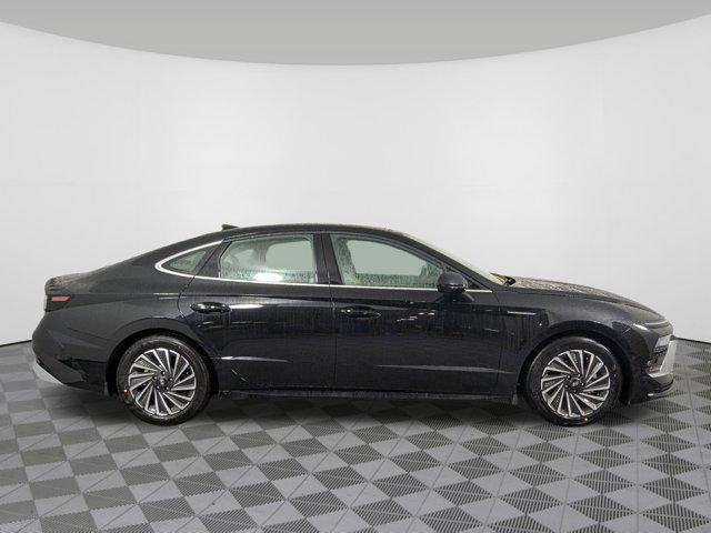 2025 Hyundai Sonata Hybrid Limited photo 2
