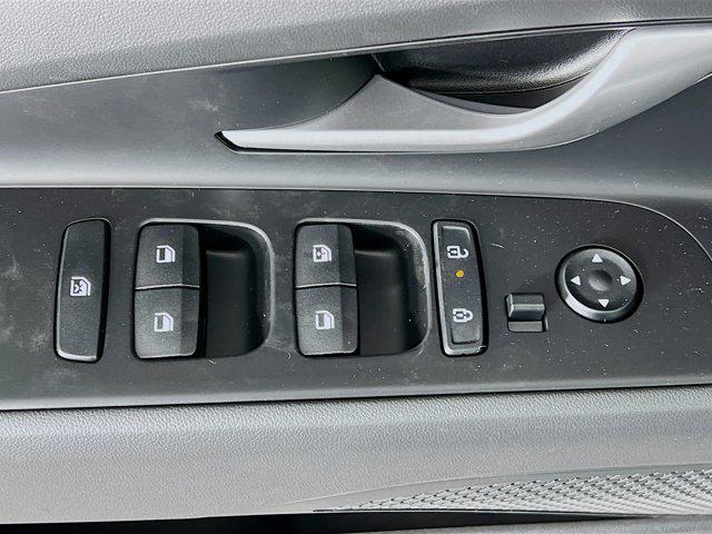 2025 Hyundai Elantra SEL - Photo 20