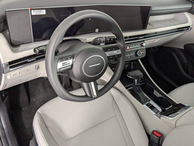 2025 Hyundai Tucson SE photo 4