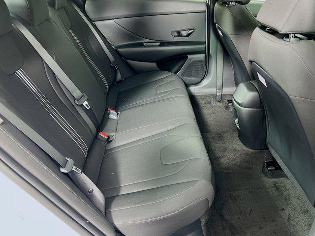 2025 Hyundai Elantra Blue - Photo 23