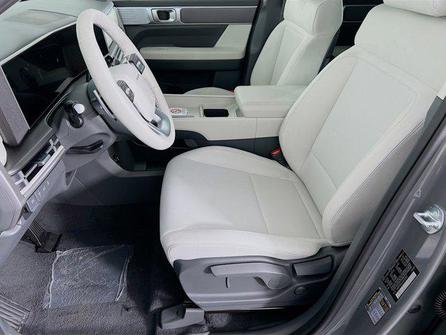 2025 Hyundai Santa Fe SE photo 3