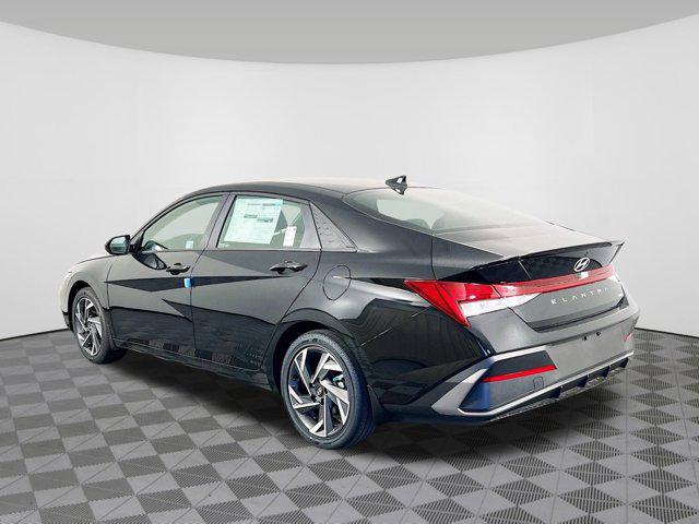 2025 Hyundai Elantra Blue - Photo 28
