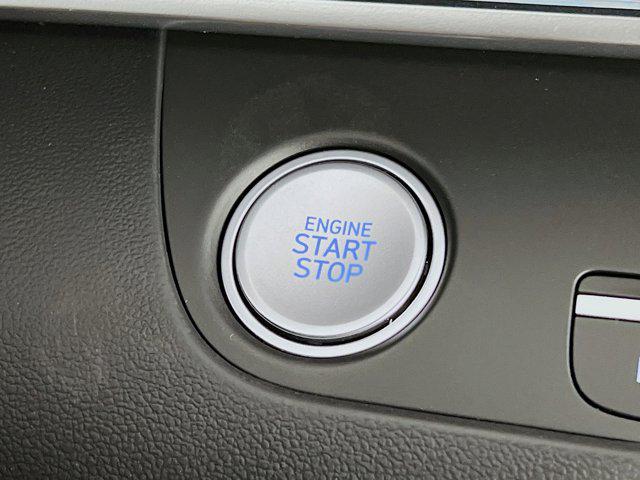 2025 Hyundai Elantra SEL - Photo 12
