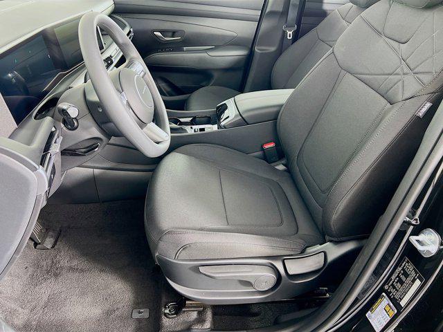 2025 Hyundai Tucson SE photo 3