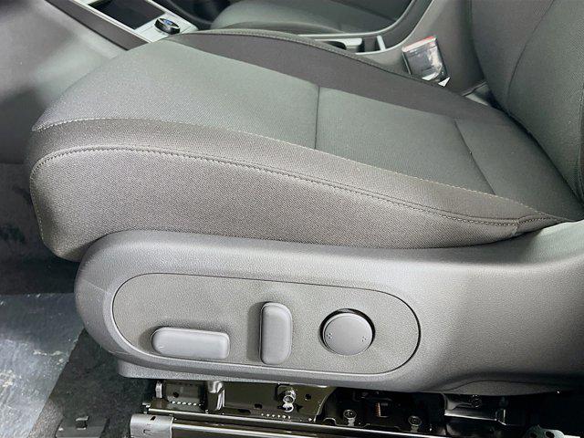 2025 Hyundai Kona SEL photo 4