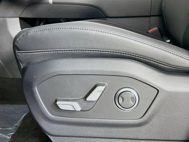 2025 Hyundai Santa Fe SEL photo 4
