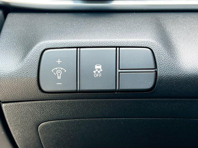 2025 Hyundai Elantra SEL - Photo 13