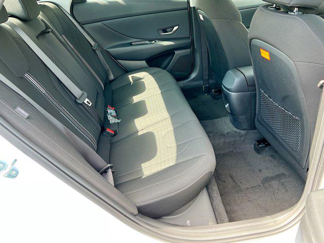 2025 Hyundai Elantra SEL - Photo 23