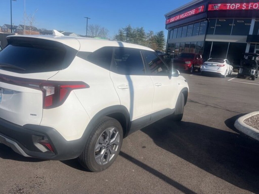 Used 2025 Kia Seltos LX LX IVT AWD