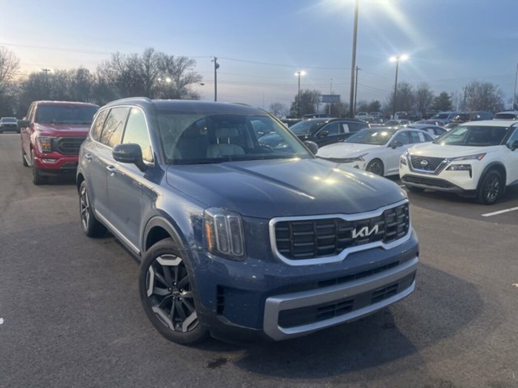 Used 2023 Kia Telluride S S FWD