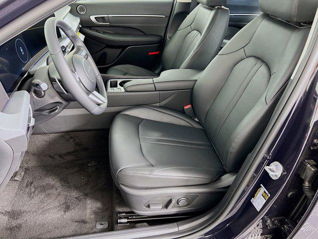 2025 Hyundai Sonata Hybrid Limited photo 3