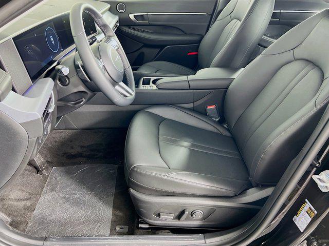 2025 Hyundai Sonata Hybrid Limited photo 3