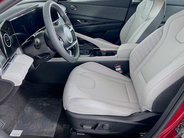 2025 Hyundai Elantra Hybrid Limited photo 3