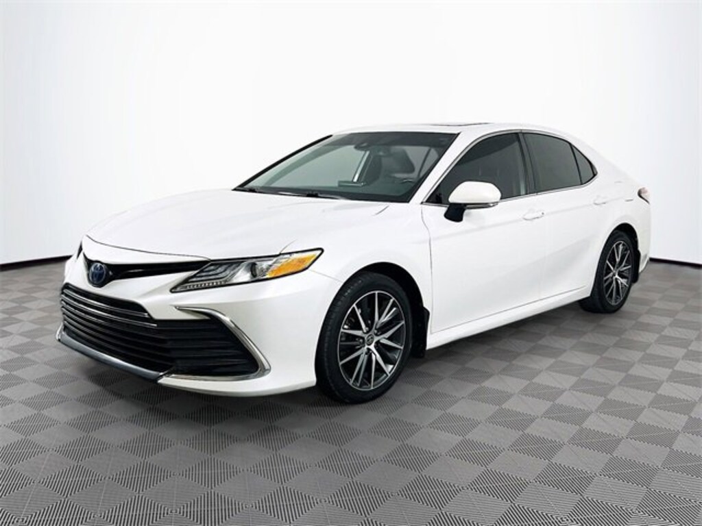 Used 2022 Toyota Camry Hybrid XLE Hybrid XLE CVT