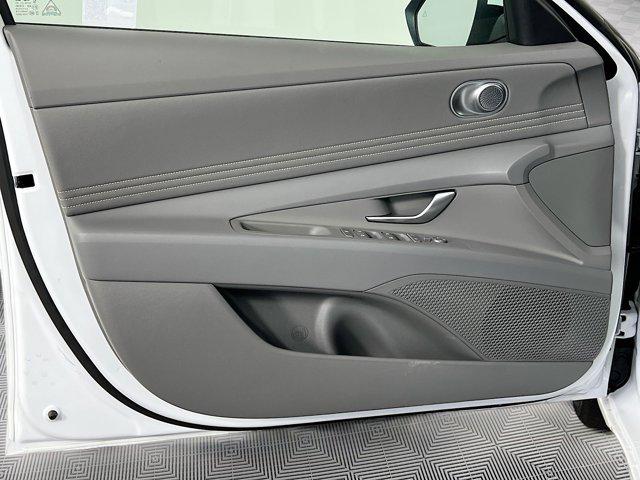 2025 Hyundai Elantra SEL - Photo 19