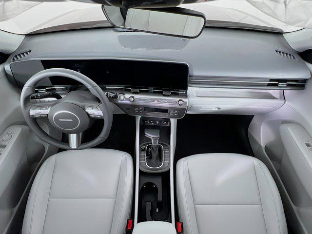 2025 Hyundai Kona SEL - Photo 17