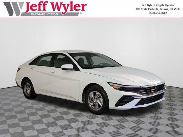 2026 Hyundai Elantra SE's photo