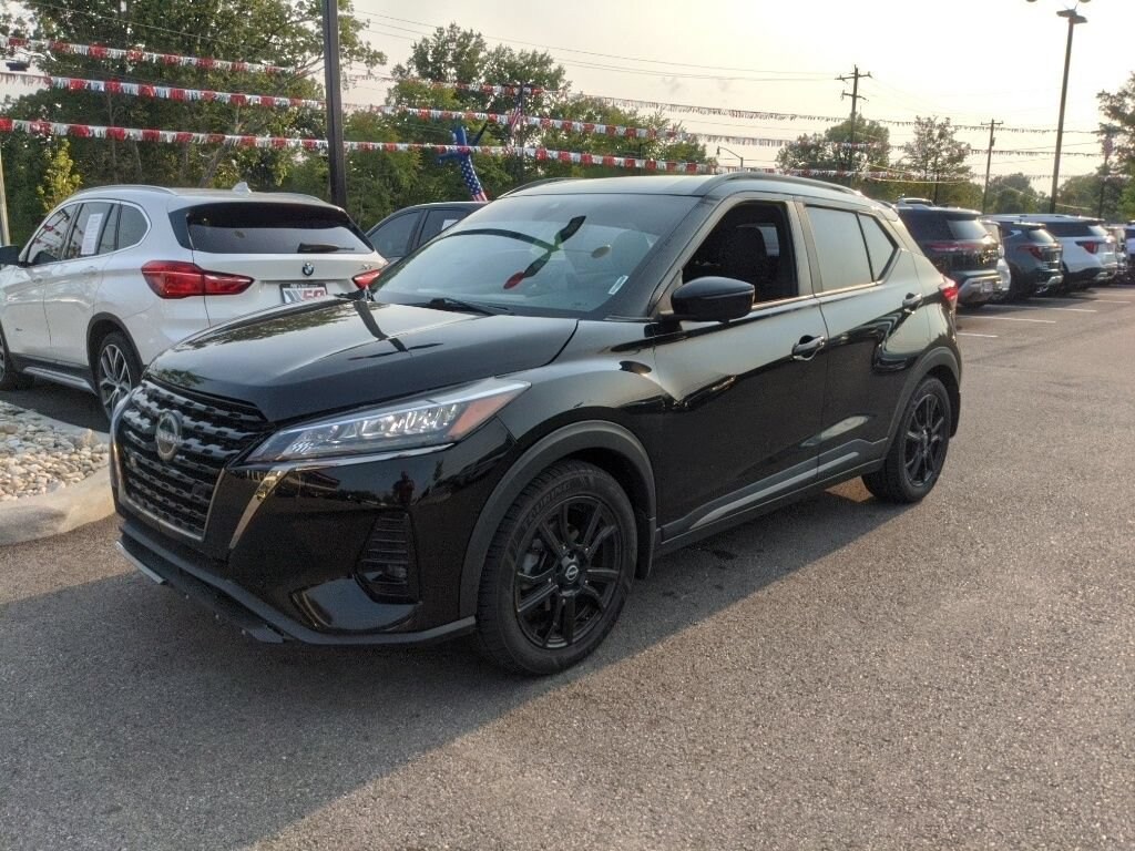 Used 2022 Nissan Kicks SR SR FWD