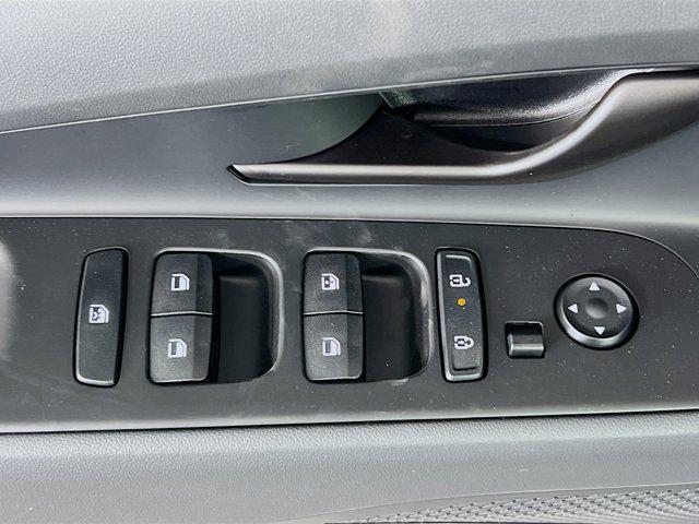 2025 Hyundai Elantra Blue - Photo 20