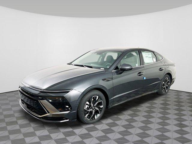 2025 Hyundai Sonata SEL photo 2