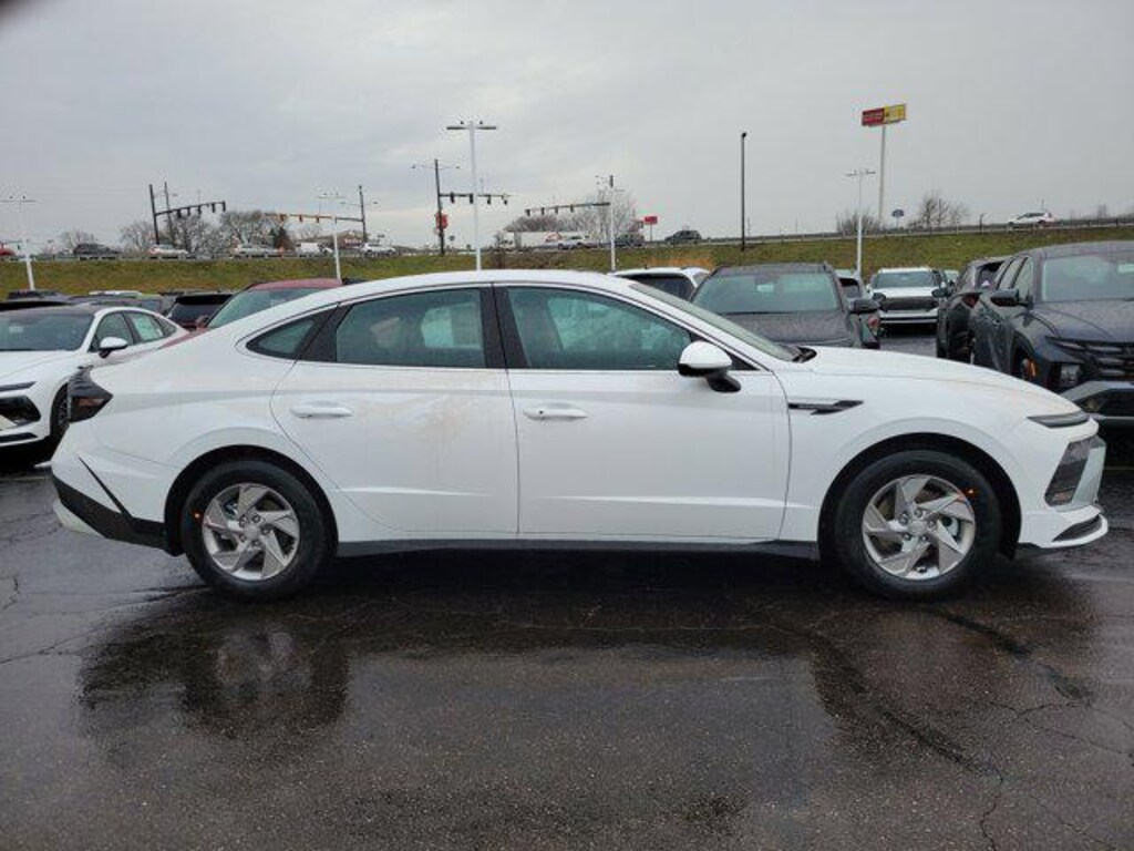 New 2026 Hyundai Sonata SE Sedan