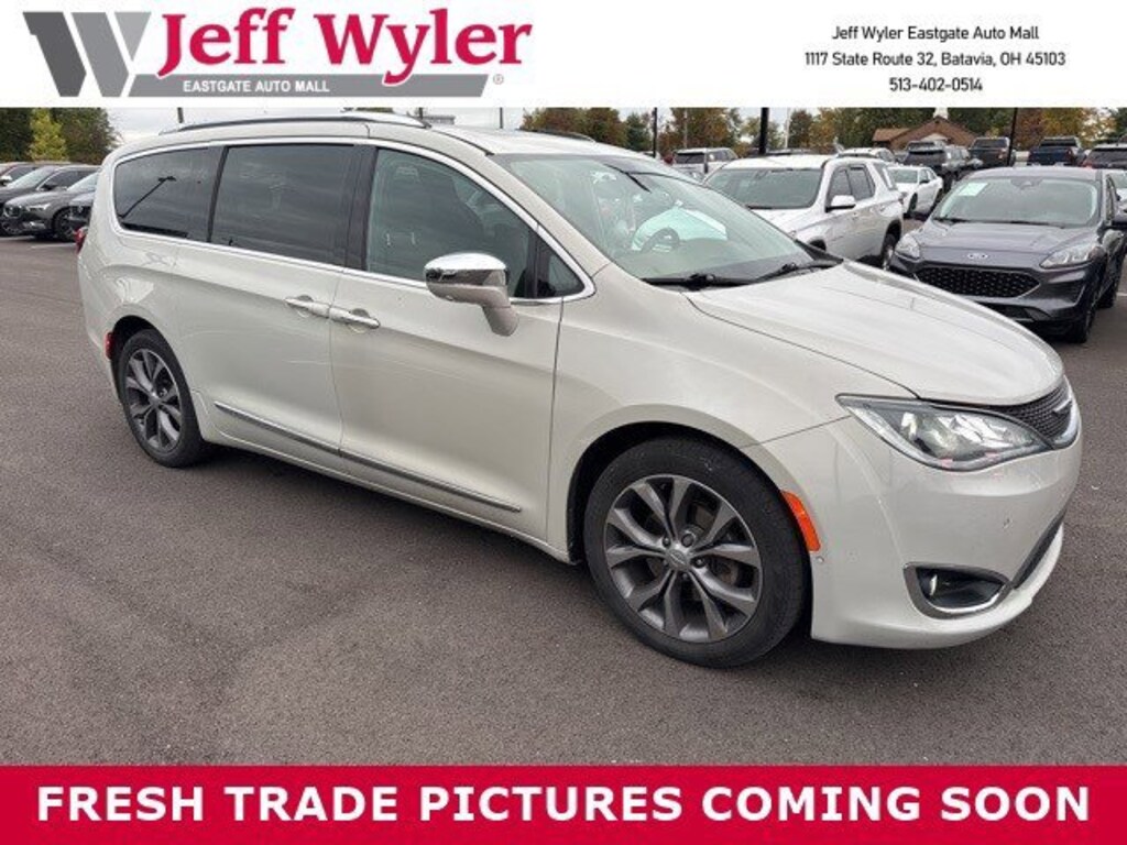 Used 2017 Chrysler Pacifica Limited Limited FWD