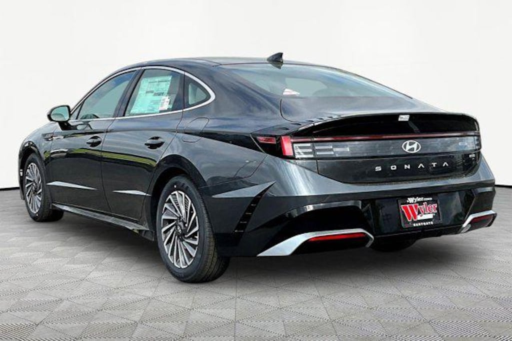 New 2026 Hyundai Sonata Hybrid SEL Sedan