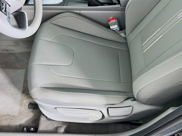 2025 Hyundai Elantra SEL Sport photo 4