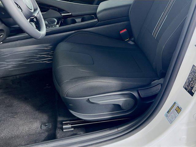 2025 Hyundai Elantra Hybrid SEL Sport photo 4