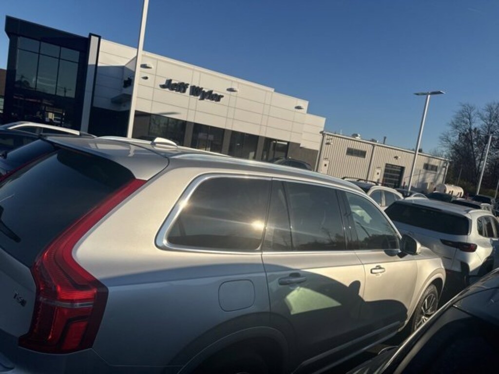 Used 2020 Volvo XC90 Momentum T6 AWD Momentum 7 Passenger