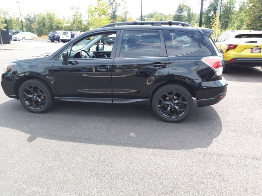 Used 2018 Subaru Forester Premium Black Edition w/EyeSight 2.5i Premium Black Edition w/EyeSight CVT