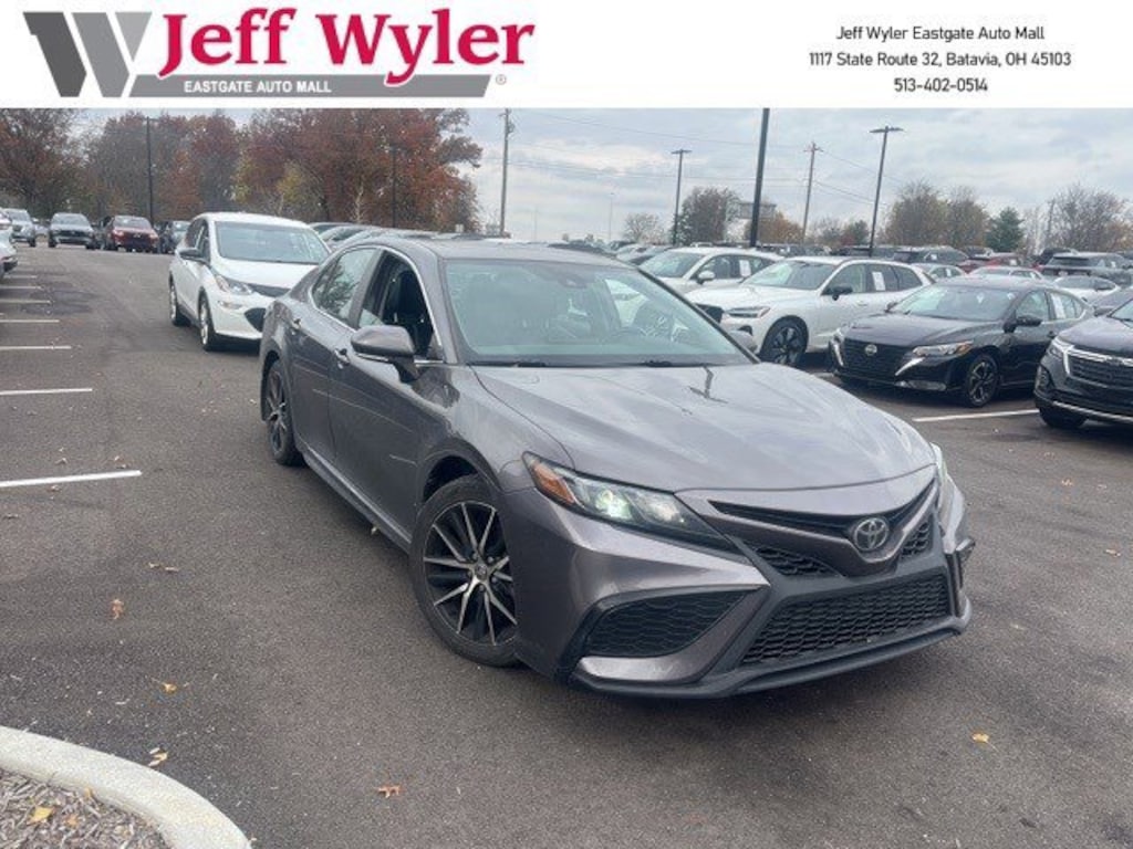 Used 2021 Toyota Camry SE SE Auto