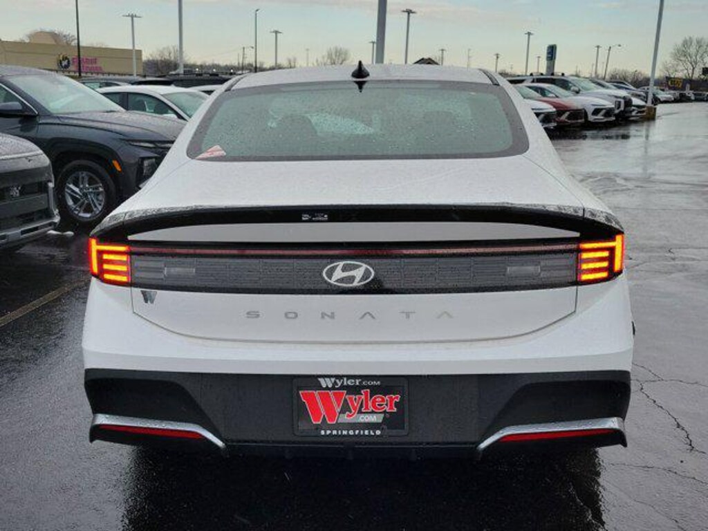 New 2026 Hyundai Sonata SE Sedan