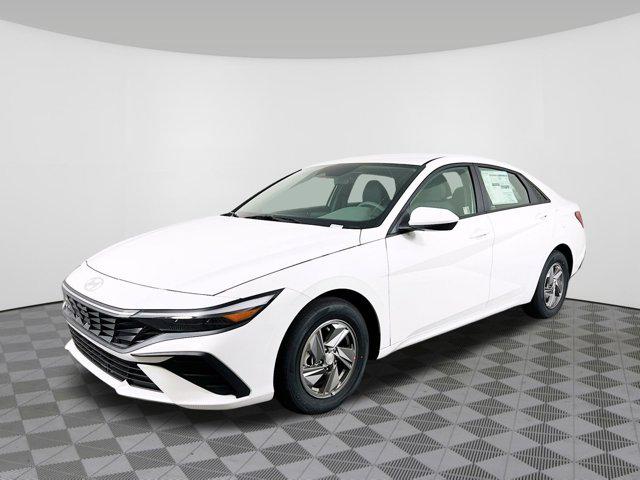 2025 Hyundai Elantra SE photo 2