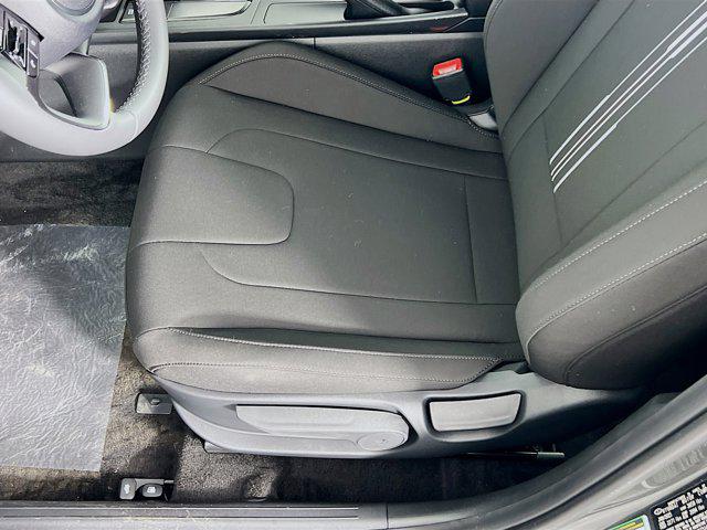 2025 Hyundai Elantra SEL Sport photo 4