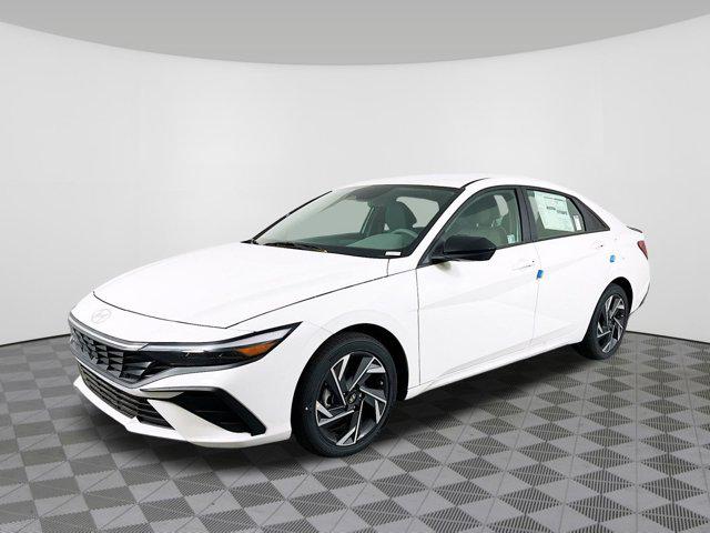 2025 Hyundai Elantra SEL Sport photo 2
