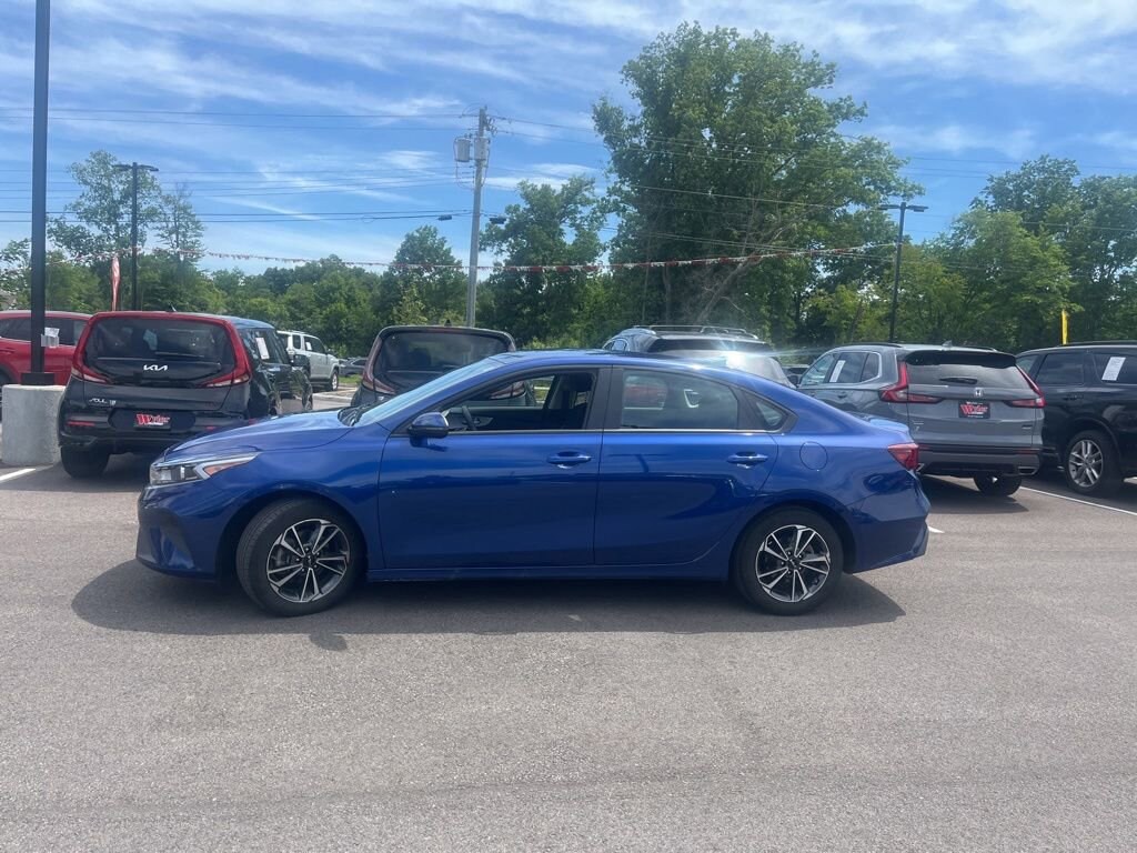 Used 2023 Kia Forte LXS LXS IVT