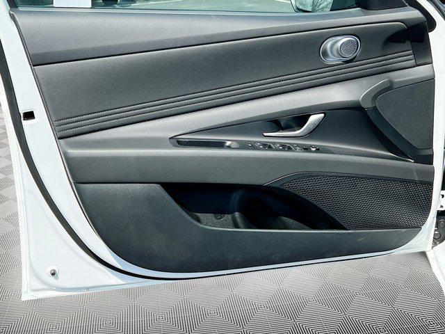 2025 Hyundai Elantra SEL - Photo 19