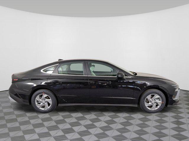 2025 Hyundai Sonata SE photo 2