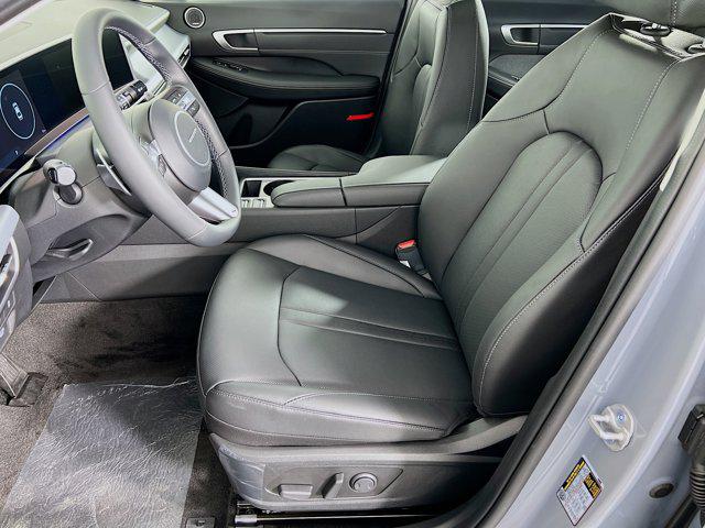 2025 Hyundai Sonata Hybrid Limited photo 3